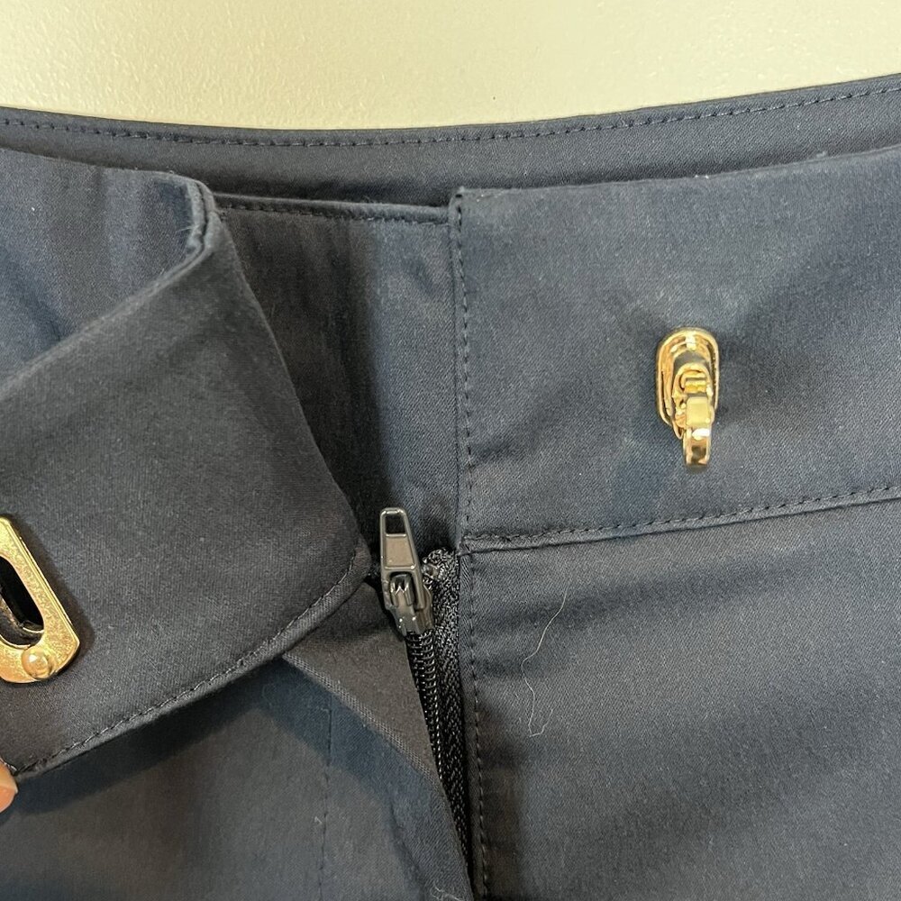 Tail Navy Shorts Women's Size 8 Gold Detail Golf Wear Nautical Coastal NWT - Picture 5 of 12